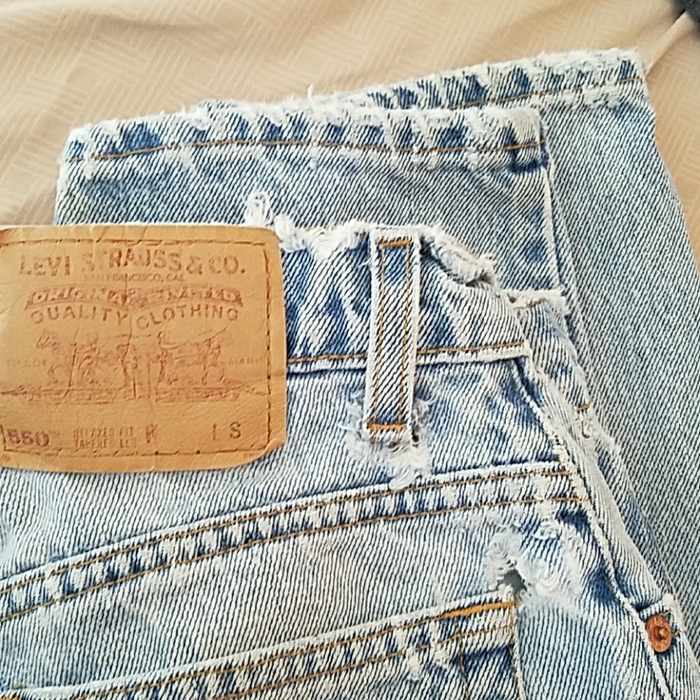 Levis 550